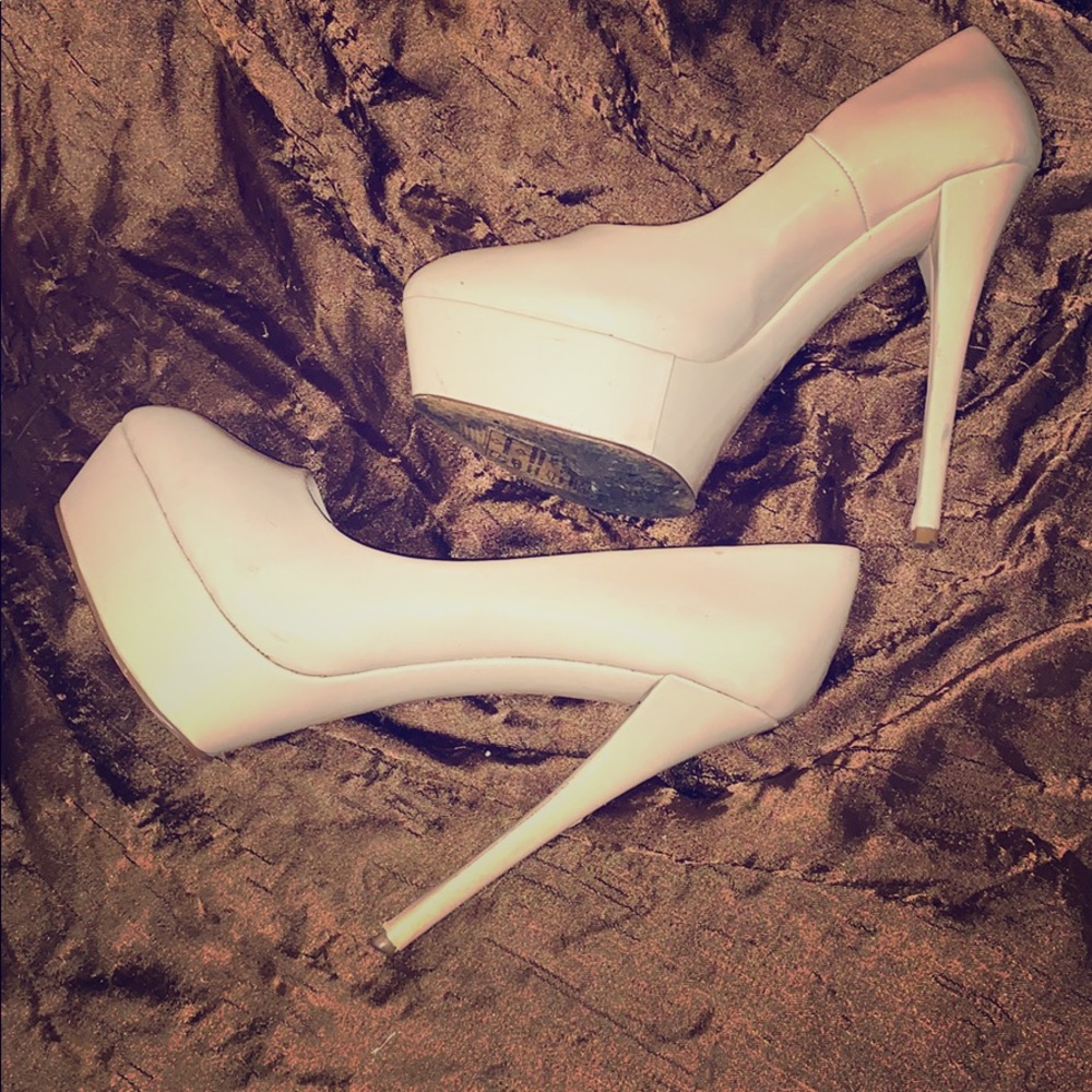 Forever 21 Nude pumps